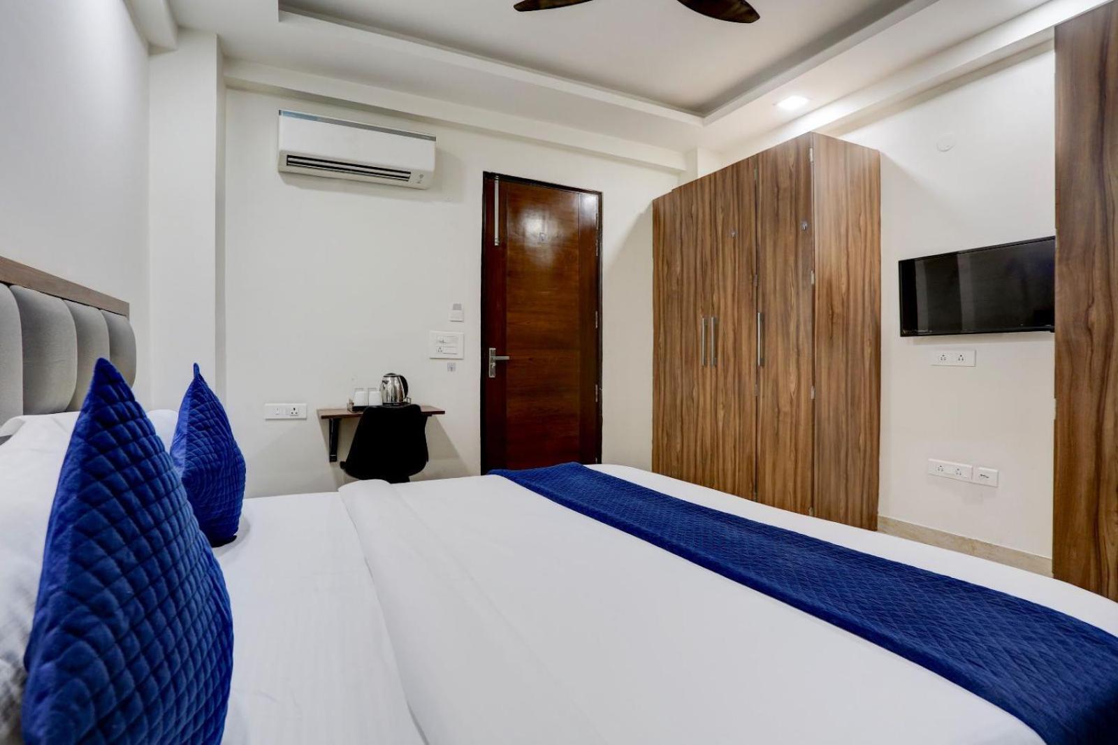 Hotel Greysky Medicity Gurgaon Exteriör bild