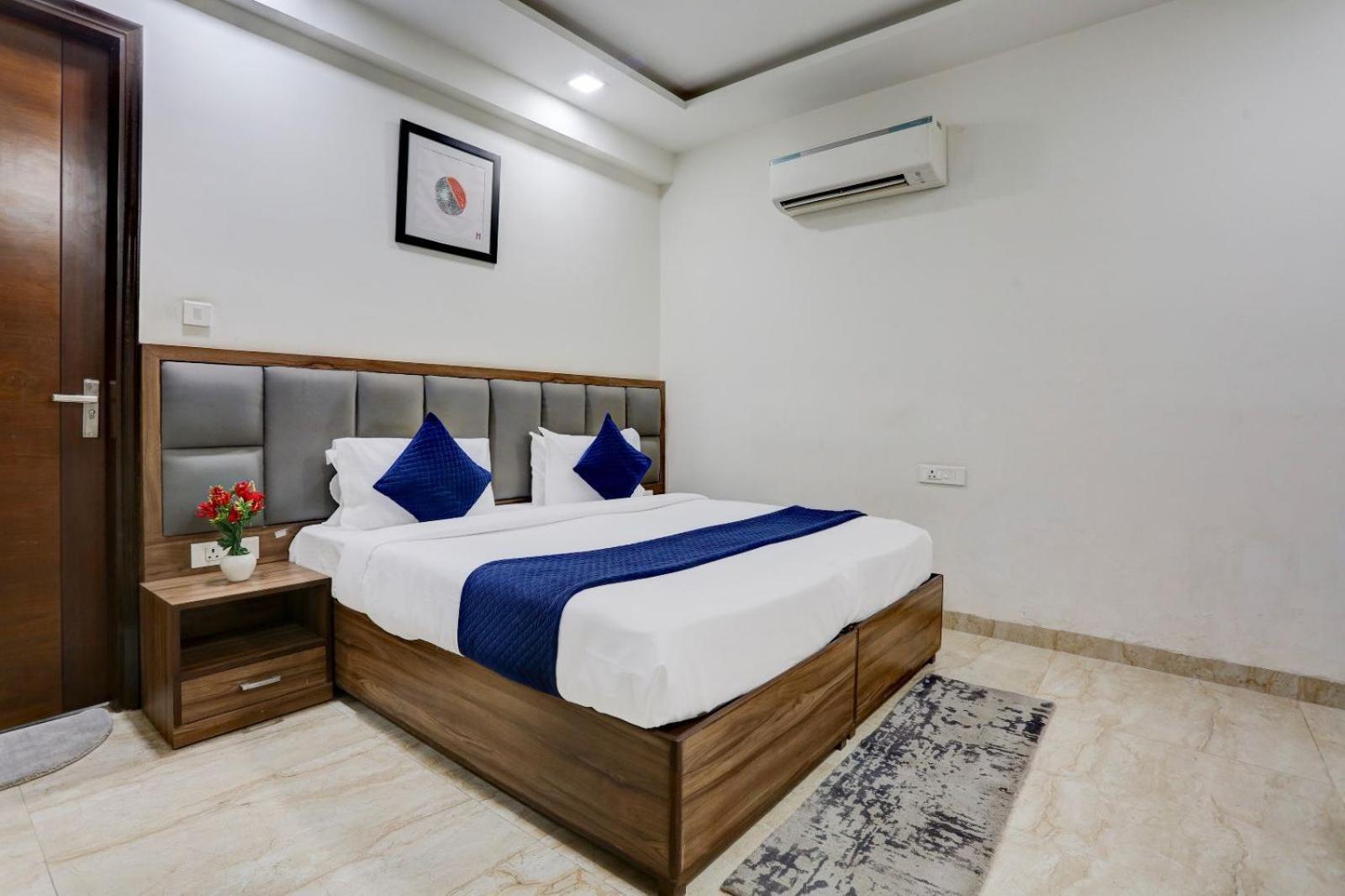 Hotel Greysky Medicity Gurgaon Exteriör bild