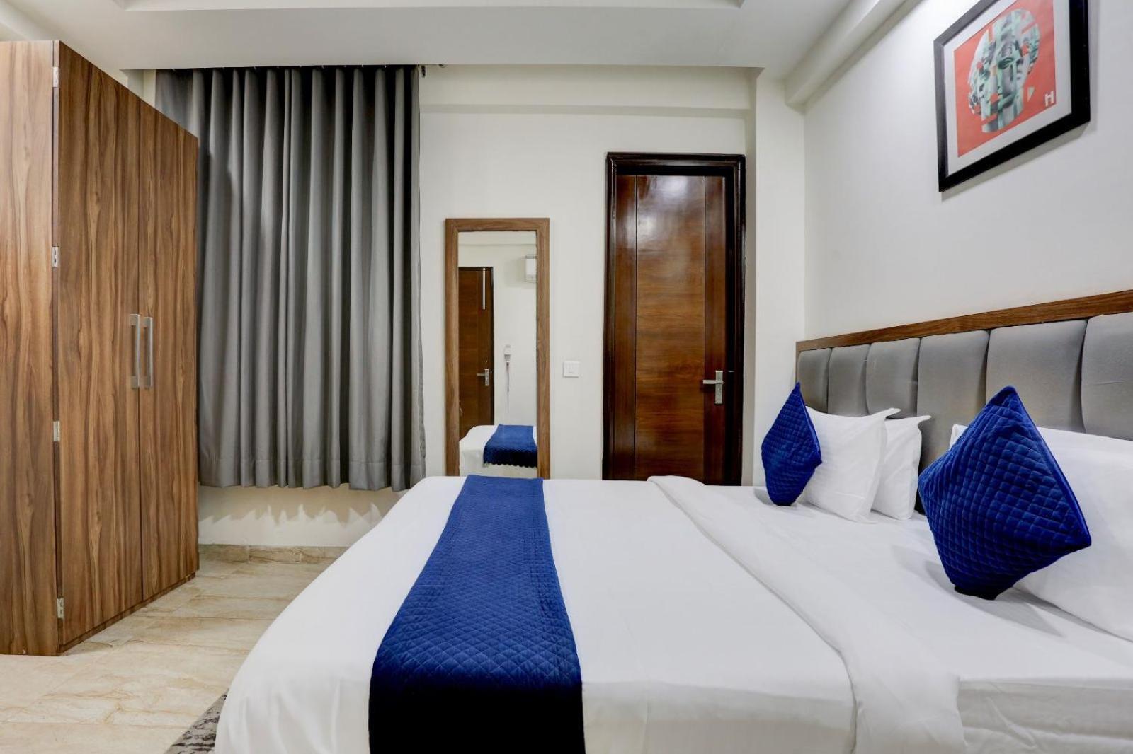 Hotel Greysky Medicity Gurgaon Exteriör bild