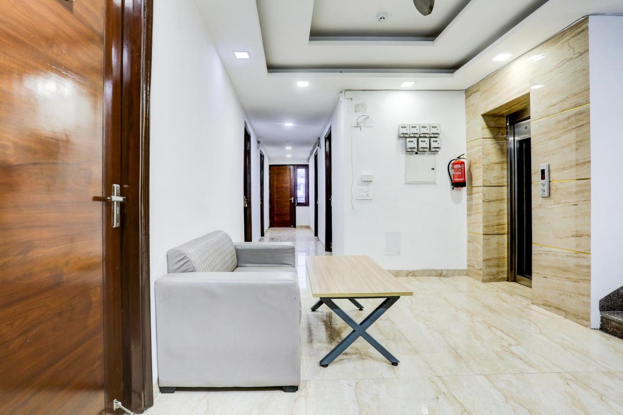 Hotel Greysky Medicity Gurgaon Exteriör bild