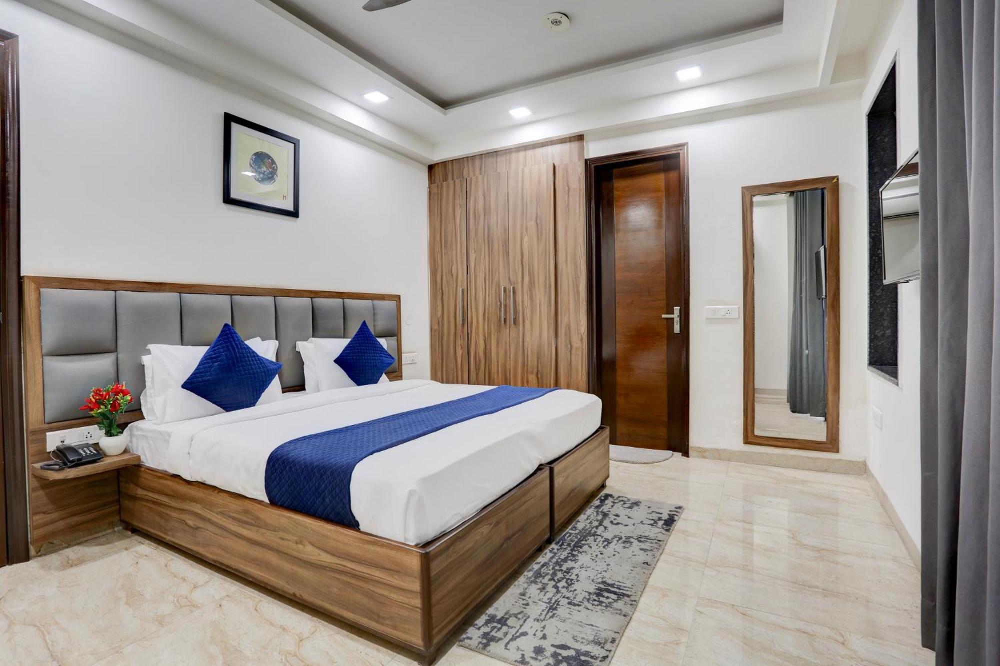 Hotel Greysky Medicity Gurgaon Exteriör bild